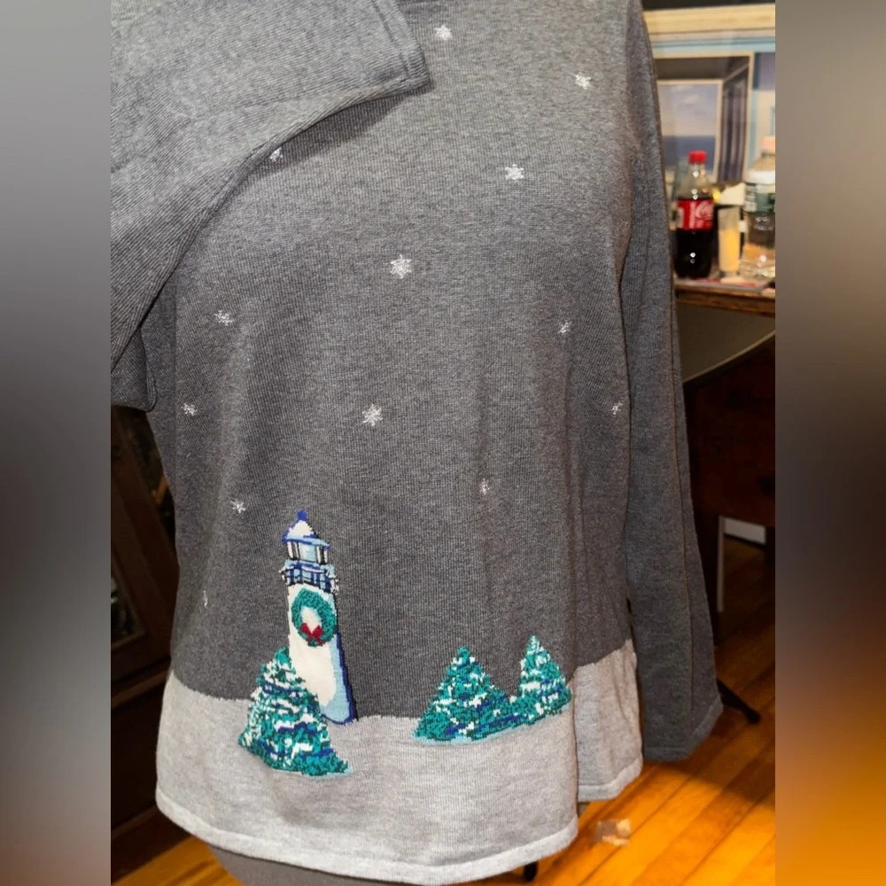 N.W.T. Talbots Winter Themed Sweater Size Large Steel Gray w/ Silver Snowflakes